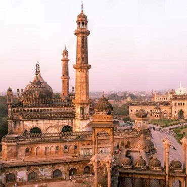 The architecture of Lucknow - The fascinating architecture from the ...