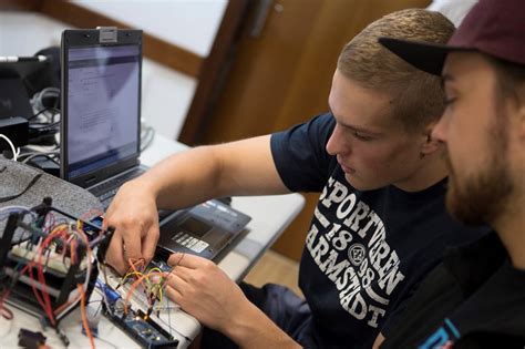 Ensino Profissional - O que é o Ensino Profissional? Conhece o mundo da dupla certificação