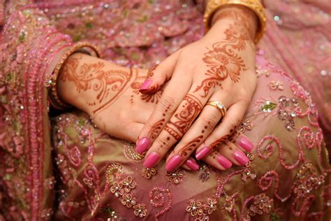 Heena Tattoo FAQs - Benefits, Cost, Lasting