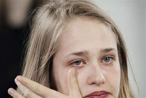 В Стаханове старшеклассницы жестоко избили 12-летнюю девочку ...