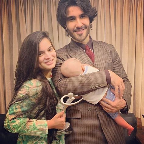 feroze khan wife beautiful family pictures reviewitpk