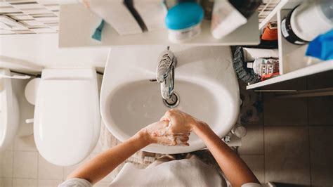 Watery diarrhea: Causes and how to stop it