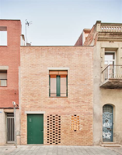 103RAV_New row house in Sabadell | Vallribera Arquitectes - Archisearch