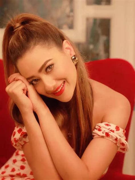 ‘Anupamaa’ star Madalsa Sharma looks festive ready in these glamorous ...