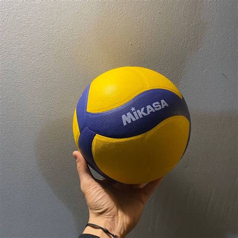 Волейбольний мяч Mikasa v300w thailand: 750 грн. - Інші види спорту ...