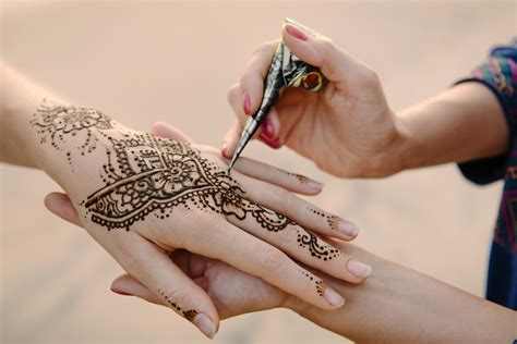 90 Henna Tattoo Ideen - neueste Trends und wunderschöne Motive