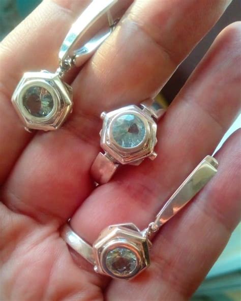 #аквамаринкомплект #минералызабайкалья | Bracelet watch, Accessories ...