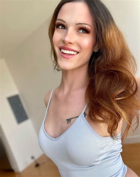 Carrie Emberlyn (@carrieemberlyn977) • Instagram photos and videos