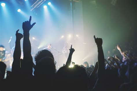 Fotos gratis : música, multitud, audiencia, vivir, músico, Arte de