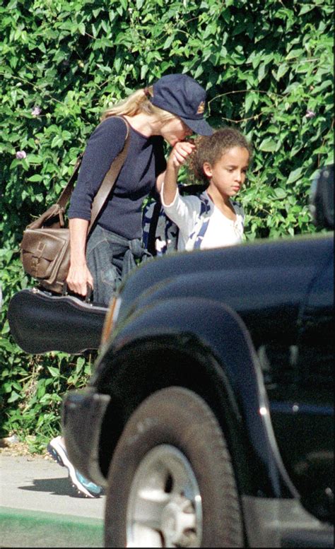 Photo : Claudia Rose, la fille adoptive de Michelle Pfeiffer, a bien