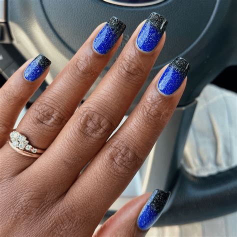 17 Royal Blue Nail Ideas That Are Absolutely Electric