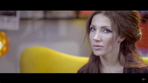 Olga Lounová - Jsem optimista ( oficiální video ) - YouTube