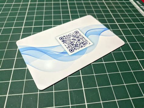 NFC-визитки из дерева с QR-кодом