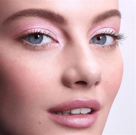 16 Pink Makeup Looks to Try For Every Skin Tone