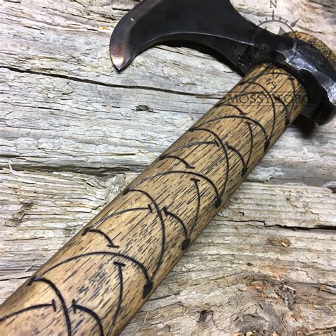 vikingr hand ax