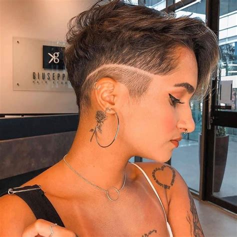 10 Best Short Hairstyles for Long Face