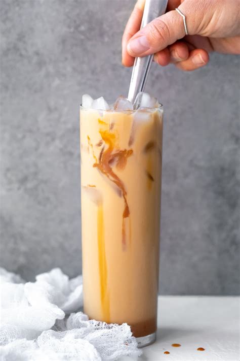 Café glacé au caramel - A faire à la maison ! | Bright-Eyed Baker | ISNCA