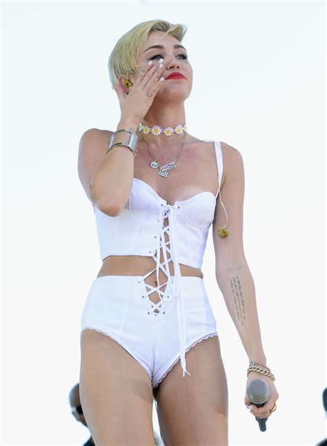 Celebrity Camel Toe Moments: Khloé Kardashian, Britney Spears, and