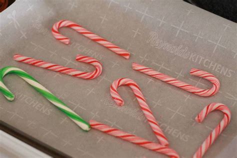 Candy Cane Shapes - Green Kid Crafts