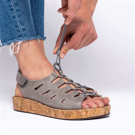 Adjustable & Expandable Shoes for Post-Surgery Swelling – Pandere Shoes