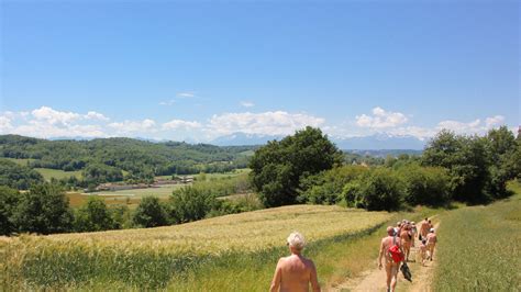 Naturist hike in France - Naturist Domaine de l'Eglantière