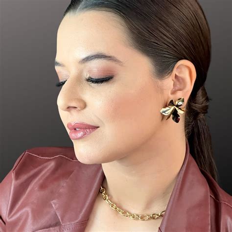 Brinco De Flor Tendência - Brinco de Flor Dourado Tendência