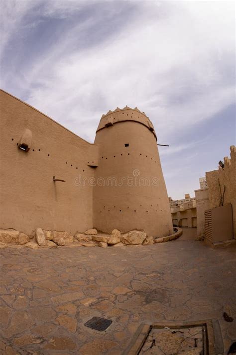 Masmak Fortress, Riyadh, Saudi Arabia Stock Photo - Image of place ...