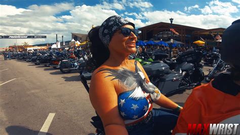 BALD EAGLE BODY PAINT MOM IN STURGIS 🦅 | eagle, artist, body painting