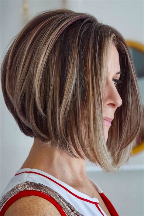 Stylists react to the layered angled bob haircut viral trend 18