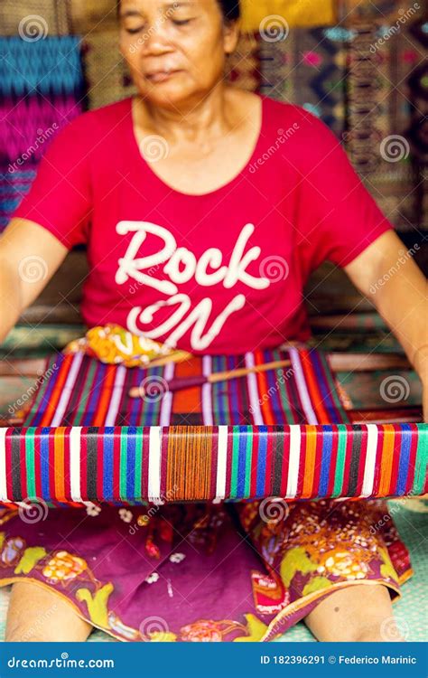 Indonesian Woman Weaving a Colorful Loom Editorial Photo - Image of ...