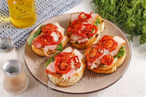 Брускетта с беконом и вялеными помидорами — рецепт с фото пошагово
