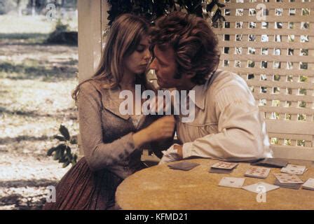 THE BEGUILED (1971) JO ANN HARRIS, CLINT EASTWOOD BEGL 002FOH Stock
