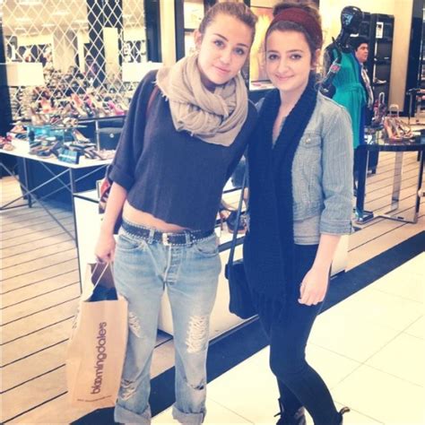 Personal: Miley & Fans - Miley Cyrus Photo (29871289) - Fanpop