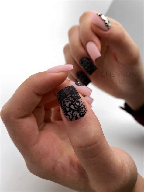 Стемпинг на ногтях @nails_by_chevron | Unghie