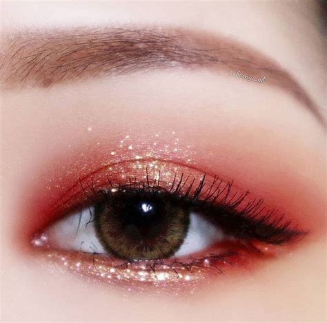 Korean style glittery eye makeup | Korean eye makeup, Sparkly eye ...