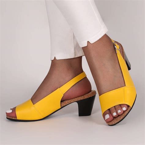 cute comfy sandals - Fashion Professional