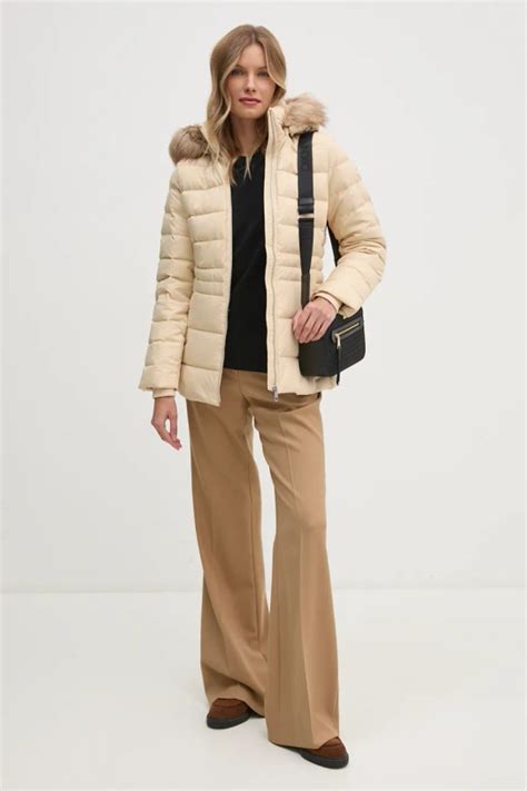 Пуховая куртка Tommy Hilfiger женская цвет бежевый зимняя WW0WW42741 ...