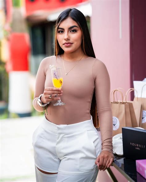 Daniela Gomez (@daniela_gmz08) • Instagram photos and videos