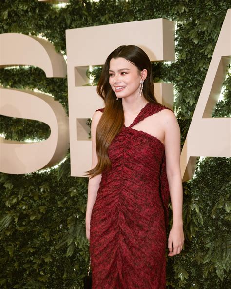 Rebecca Patricia Armstrong | Christmas is calling🎄🎁🧸 Merry Christmas