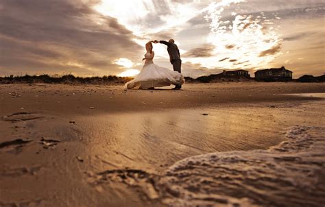 Outer Banks Best Wedding & Family Beach Portrait Photographers