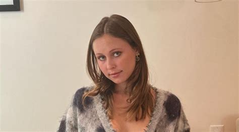 Stella Barey - Age, Height, Net Worth, Boyfriend, Bio, Facts, Wiki