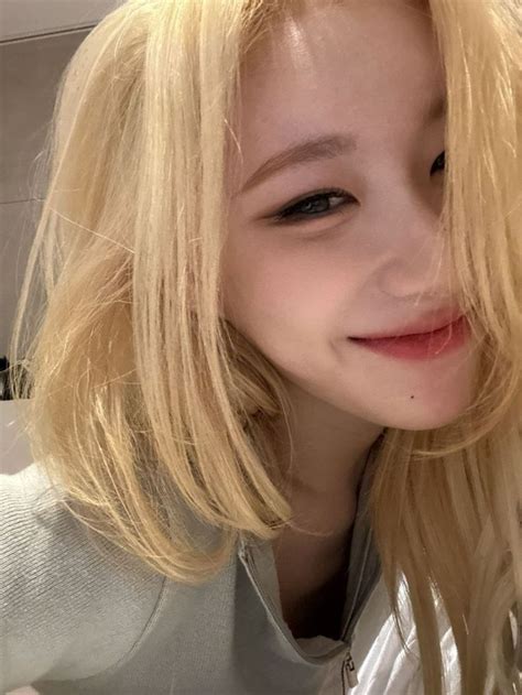 CHAERYEONG | Itzy, Blonde hair, Hair