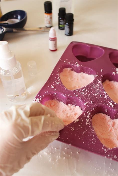 How To Make Shower Steamers: Easy DIY Guide at Home 2025