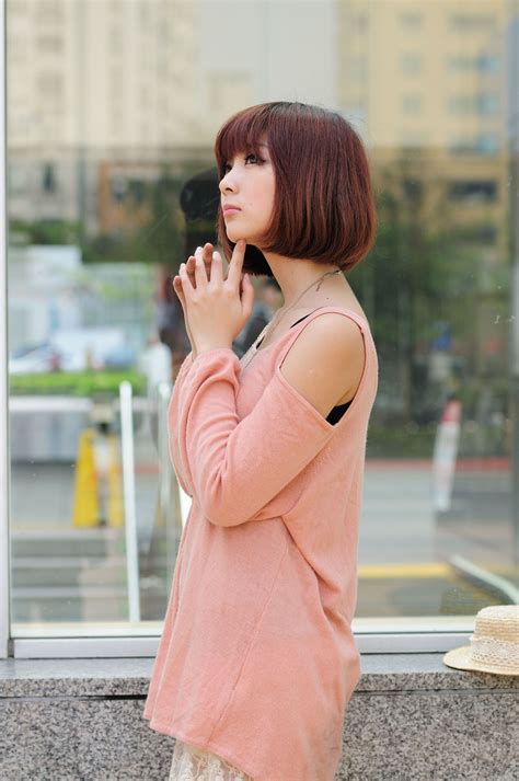 短发美女小猪patty《2组小清新街拍》写真集 - 微图坊