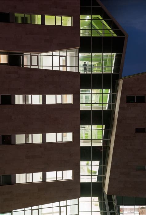 Pars University Of Architecture And Art 3