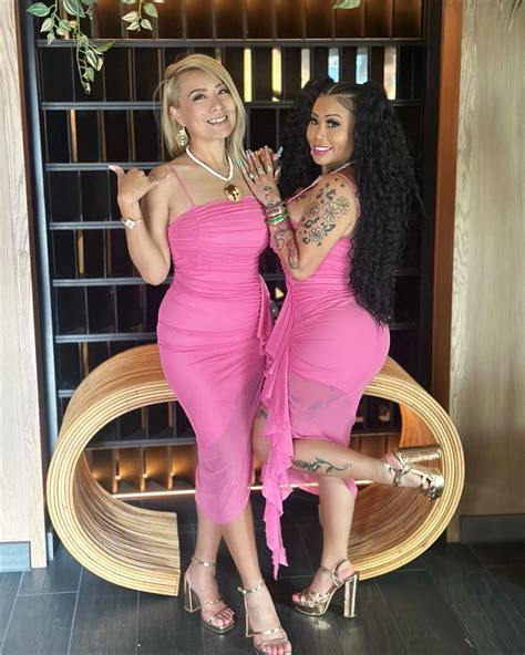 Itslovelymimi27 - Itslovelymimi27 added a new photo.