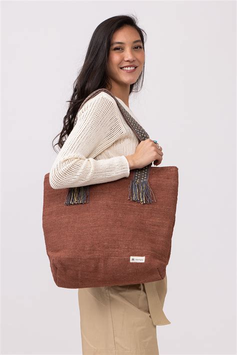 תיק צד אדום TOTE BAG – Happy Hempy