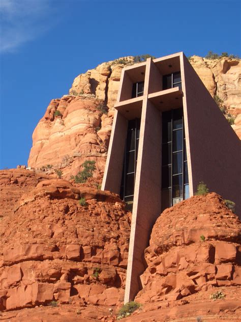 Step into the Serene World of the Dorfman Chapel Architecture 6