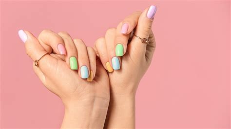 Spoon nails or Koilonychia: Know its causes, treatment and prevention ...