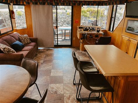 Pontoon Houseboat Interior